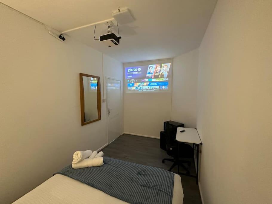 Small Cozy Private Bedroom Zone1 Londen Buitenkant foto