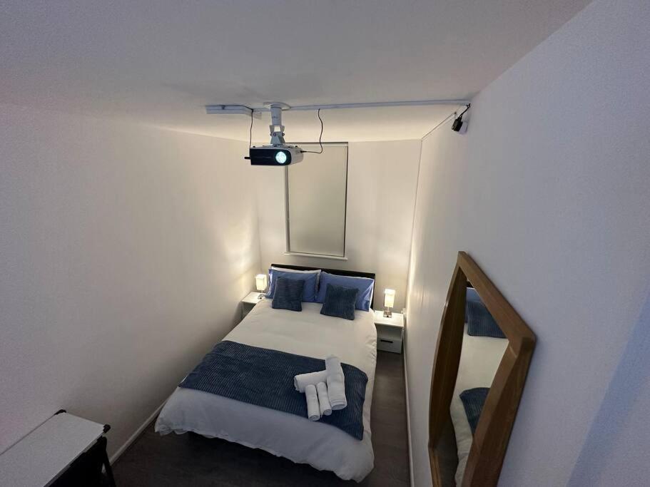 Small Cozy Private Bedroom Zone1 Londen Buitenkant foto