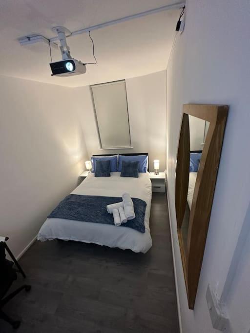 Small Cozy Private Bedroom Zone1 Londen Buitenkant foto